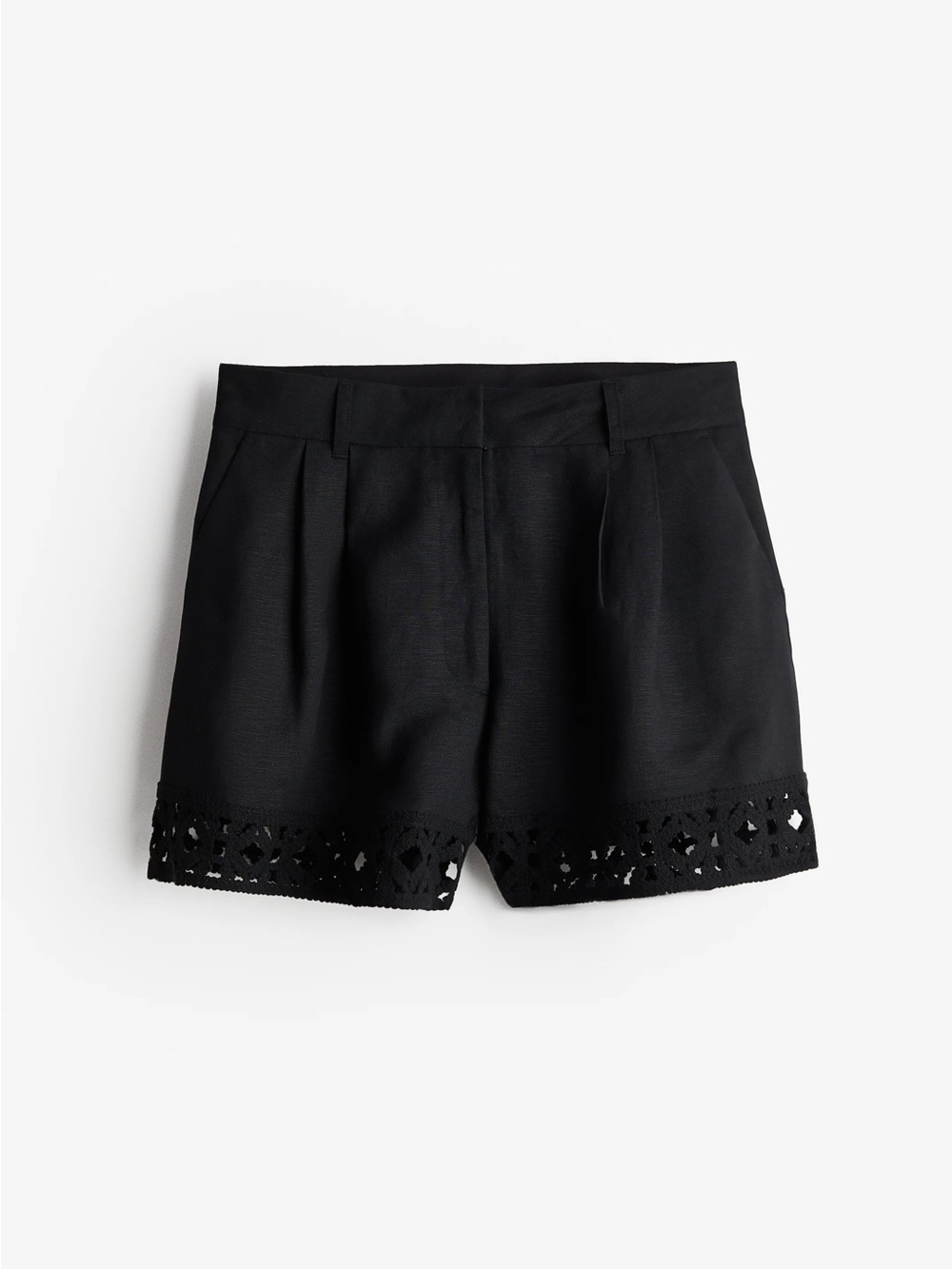 Black linen pleated shorts with crochet lining